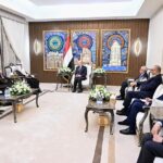 رئيس مجلس القيادة الرئاسي يشيد بالتدخلات الكويتية الانمائية والانسانية