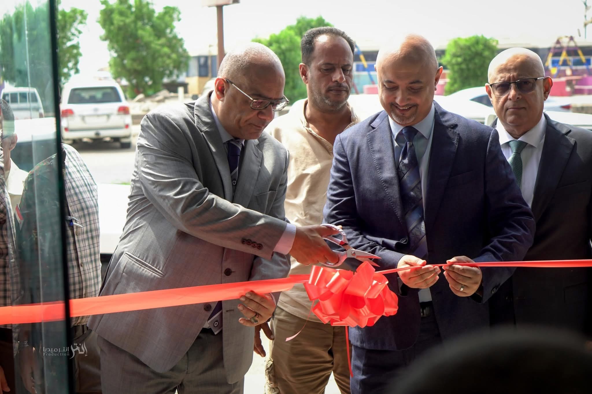 تدشين نقاط البيع الرسمية لخدمة “ستارلينك” في العاصمة المؤقتة عدن